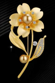 Golden Pearl Flower Brooch – Elegant Floral Jewelry for Women